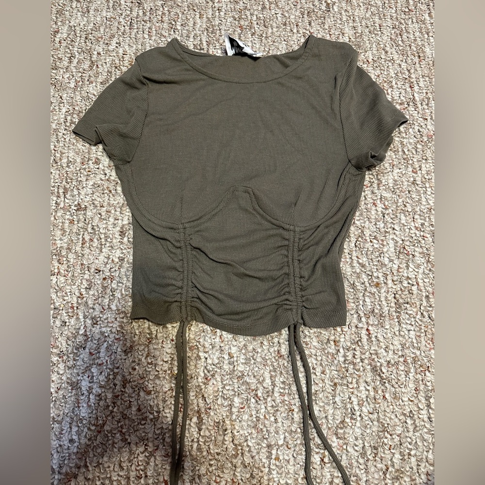 Princess Polly green tshirt